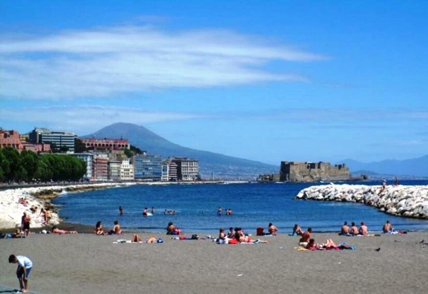 Bed and Breakfast Napoliday Esterno foto